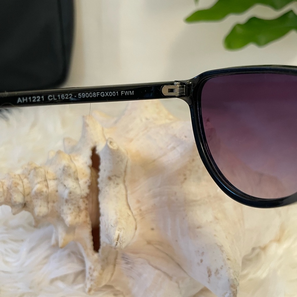 Foster Grant sunglasses ๐ถ๏ธ - Picture 7 of 8